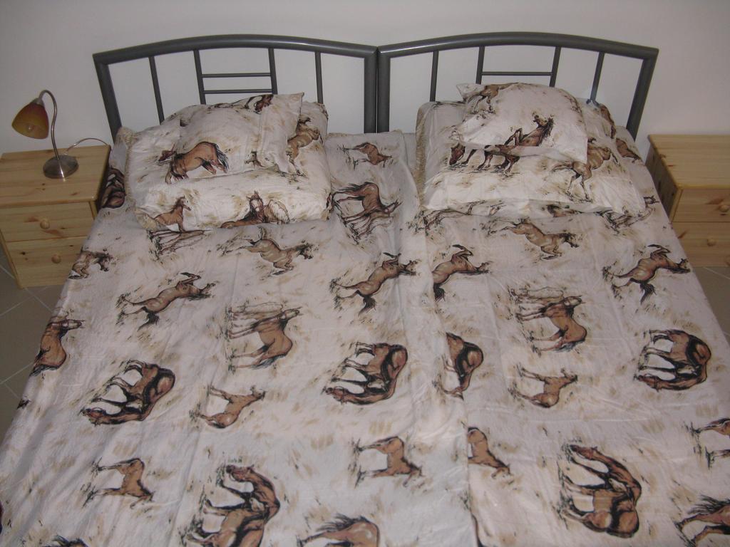 Karpati Motel Будапеща Екстериор снимка